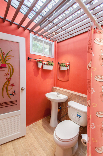 Bathroom 4, Varee Valley Resort and Restaurant, Ubol Ratana