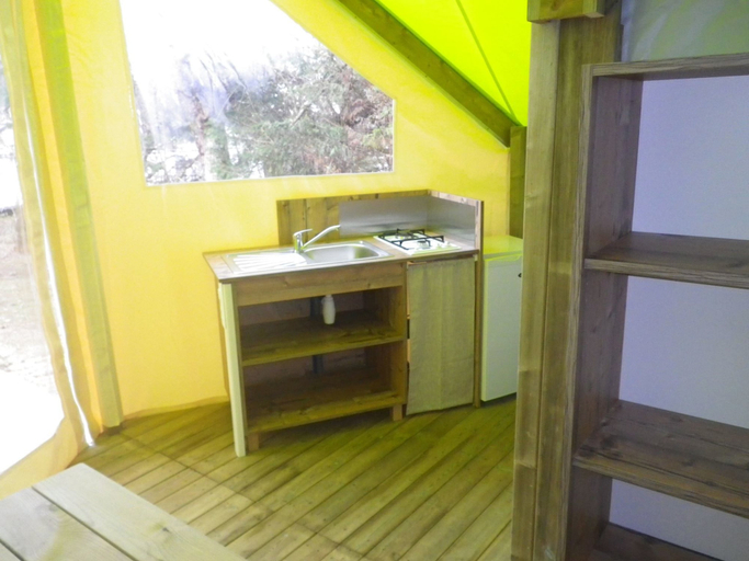 Others 4, Camping Les Poutiroux - Tente Lodge, Dordogne