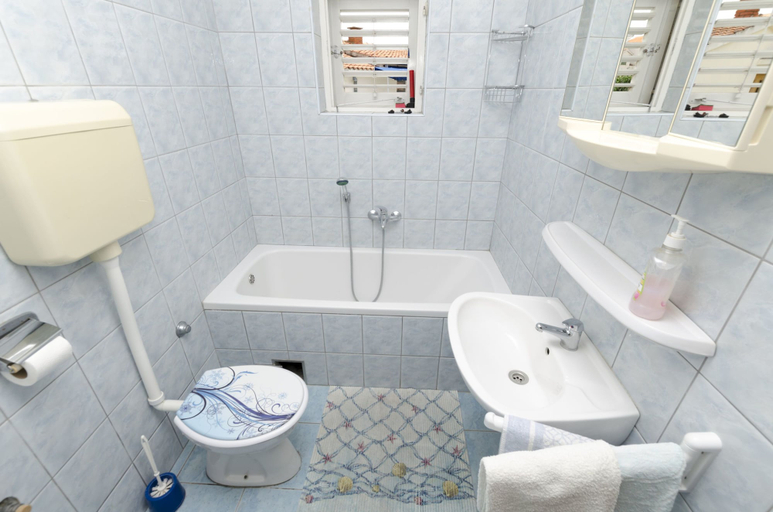 Bathroom 3, Apartment Damir, Primošten