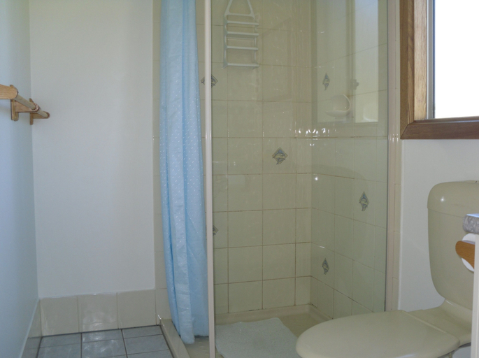 Bathroom 3, Wenton Farm Holiday Cottages, Alexandrina - Coastal