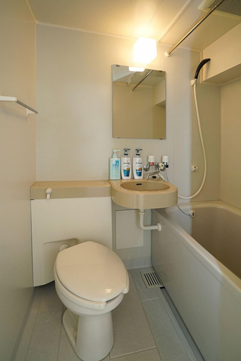 Bathroom 5, Tobi Hostel and Apartments, Shima