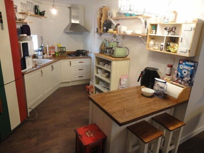 Others 4, Xeromine - Hostel, Yongsan