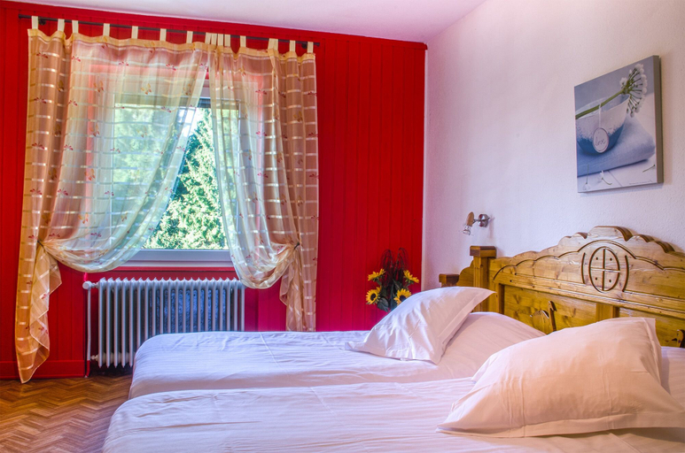 Bedroom 2, Hotel Du Donon, Bas-Rhin