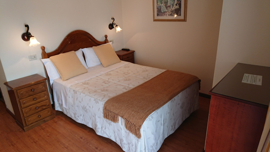 Bedroom 3, Hotel Avenida, Pontevedra
