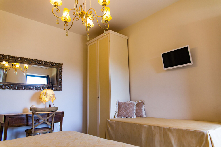 Bedroom 3, Villa Narducci, Brindisi