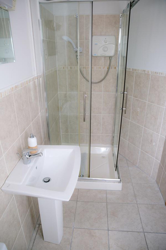Bathroom 3, Farmleigh Guesthouse Donegal Town