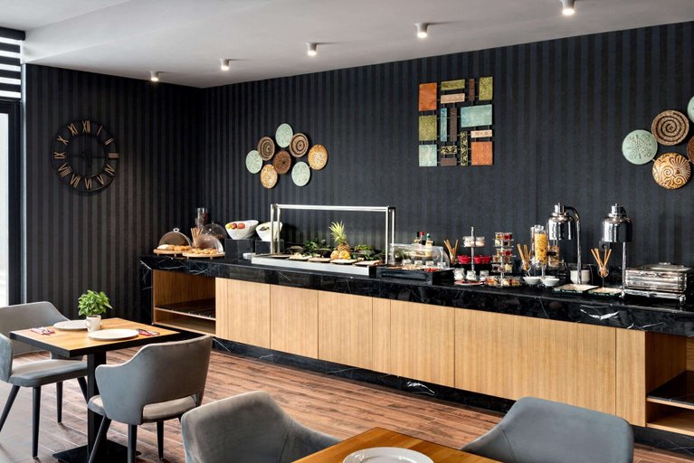 Food & Drinks 5, Ramada by Wyndham Budapest City Center, Budapesti
