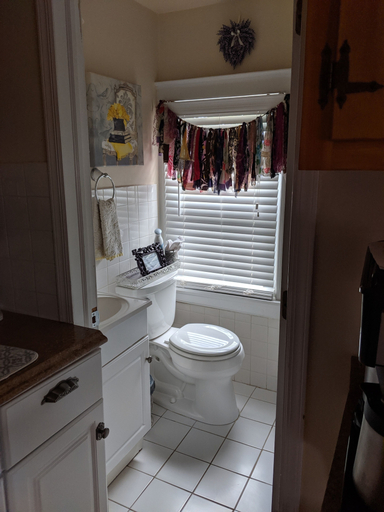 Bathroom 4, Montclair Apartment, Essex