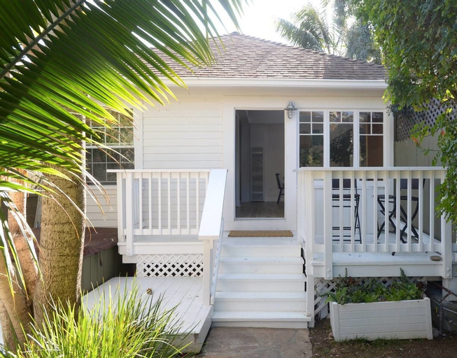Charming 2br/2ba Cottage - Close to the Beach, Los Angeles