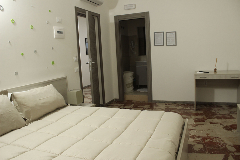 Bedroom 4, Tyrrhenum, Napoli