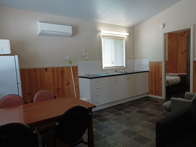 Others 5, Lithgow Tourist and Van Park, Lithgow