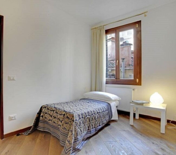 Room 5, Grimaldi Apartments  - Scala Reale, Venezia