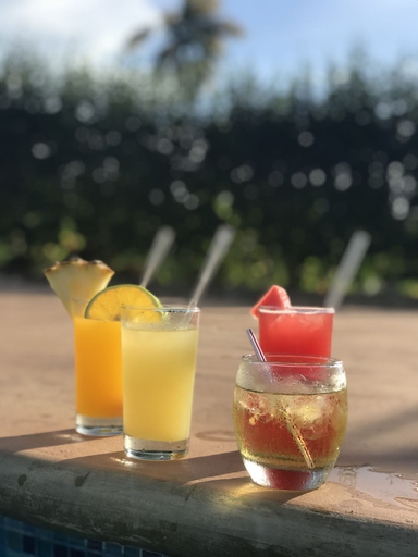 Food & Drinks, Juntos Cottages