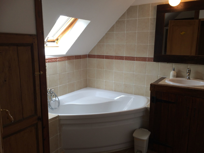 Bathroom 5, Le Rianon, Creuse