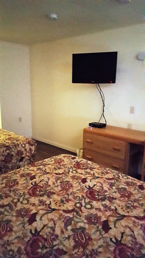 Bedroom 3, Best Economy Inn n Suites, Kern