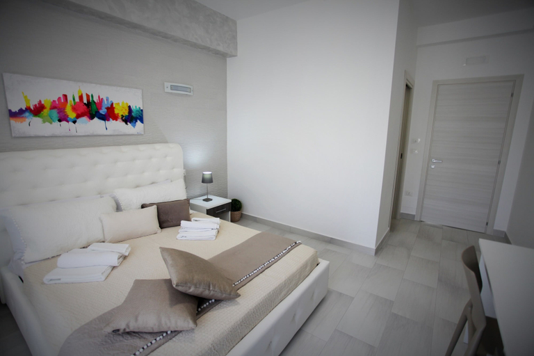 Bedroom 2, Central Apartments, Crotone