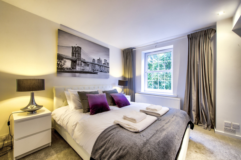 Bedroom 2, Luxury Modern Penthouse Private Rooftop, Edinburgh