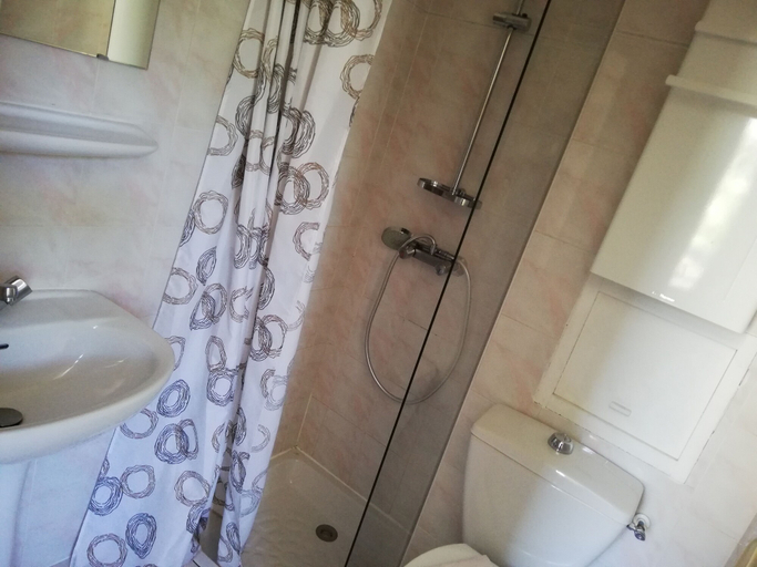 Bathroom 5, L'auberge D'eygliers, Hautes-Alpes