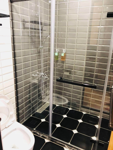 Bathroom 3, Lugang Back Inn, Changhua