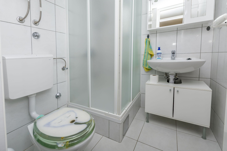 Bathroom 3, Apartments Barica, Primošten