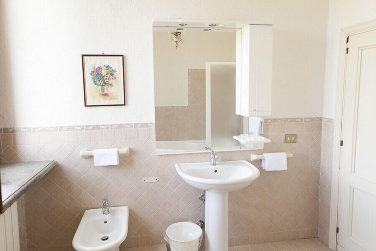 Bathroom 3, 3 Esse Country House, Perugia