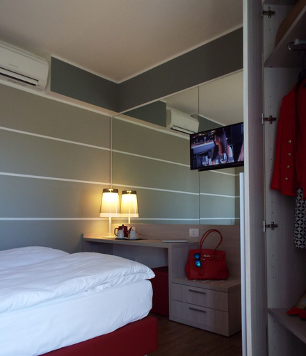 Bedroom 3, Imperial, Verona
