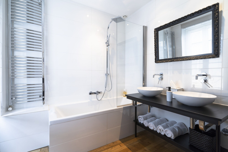 Bathroom 4, La Maison de Marc, Vienne