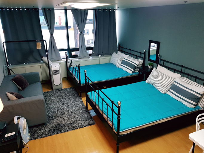 Justin House, Mapo