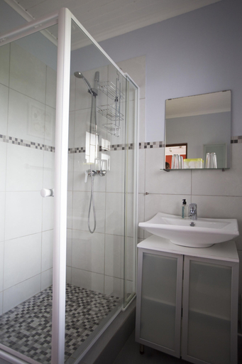 Bathroom 5, Inn2Wilderness Guesthouse, Eden