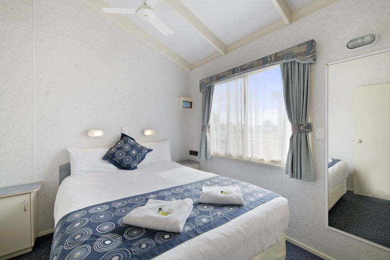 Bedroom 3, Benalla Tourist Park, Benalla - Benalla