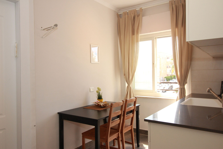 Others 5, Gabriel Apartments - Stylish Suites - King George ST