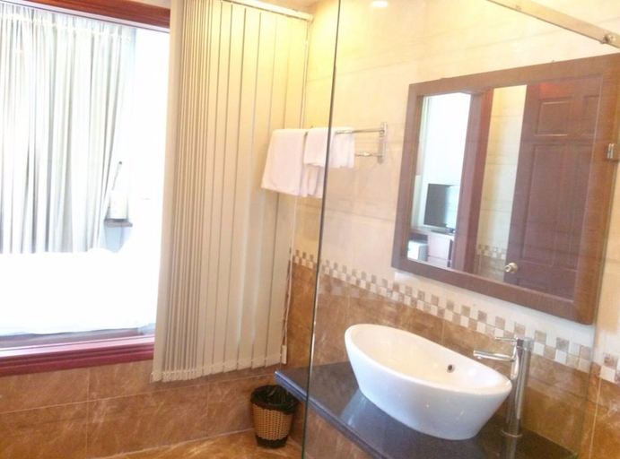 Bathroom 3, Blossom July Hotel, Da Nang