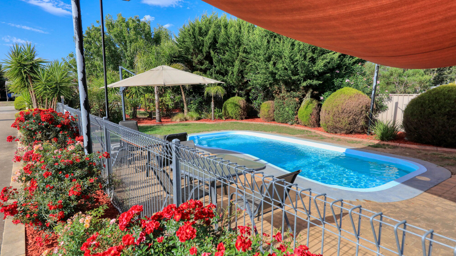 Sport & Beauty 2, Glider City Motel Benalla, Benalla - Benalla