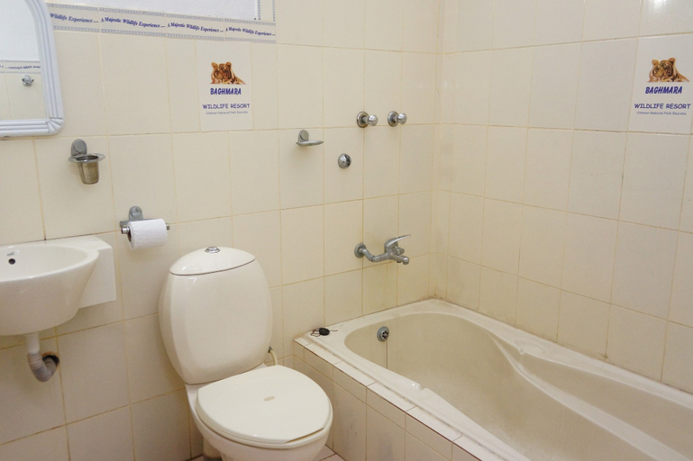 Bathroom, Baghmara Wildlife Resort, Narayani