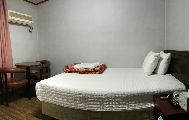 Bedroom 4, J Motel, Busanjin