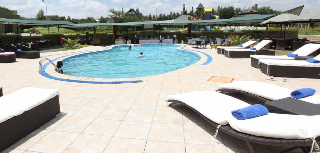 Sport & Beauty, Giraffe Ark Game Lodge, Kieni