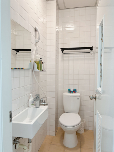 Bathroom 5, Relax Inn, Tainan