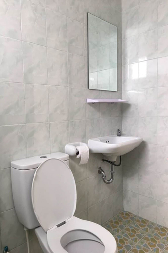 Bathroom 4, Similan Resort, Kantrang