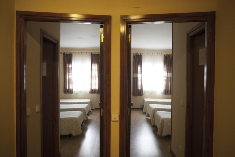Others 4, Hotel Silvia, Girona