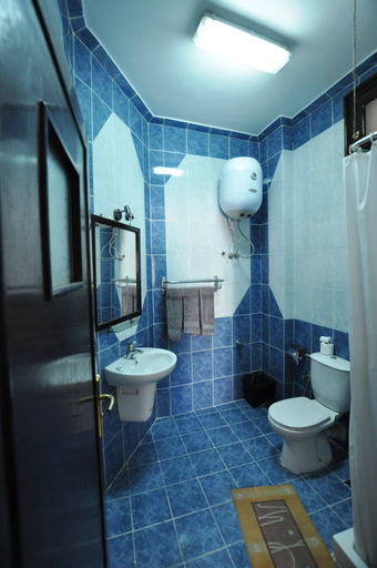 Bathroom 5, El Nakhil Hotel, Luxor