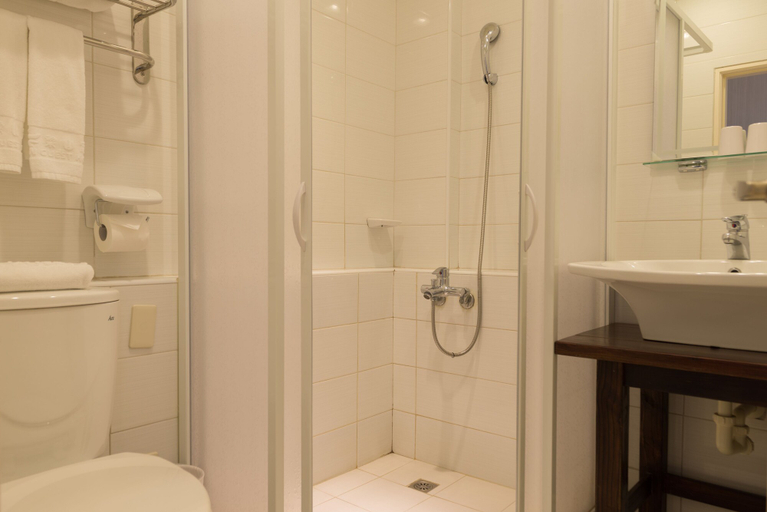 Bathroom 4, Lishan Guest House, Taichung