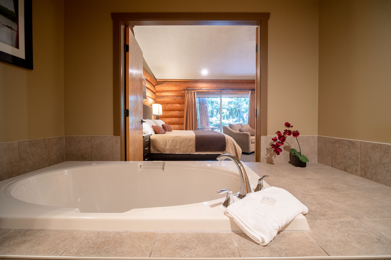Bathroom 3, Tigh-Na-Mara Seaside Spa Resort, Nanaimo