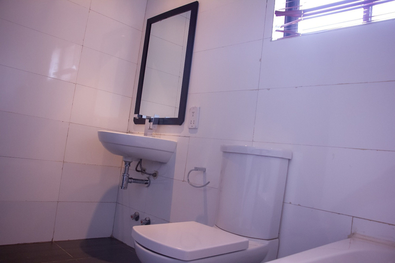 Bathroom 4, S&S Hotels and Suites, Eti-Osa