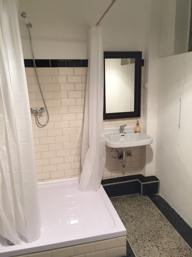 Bathroom 5, Central Pension, Duisburg