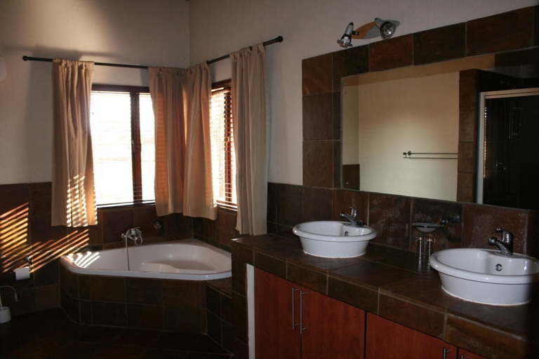 Bathroom 3, Makhato 84 Bush Lodge, Waterberg