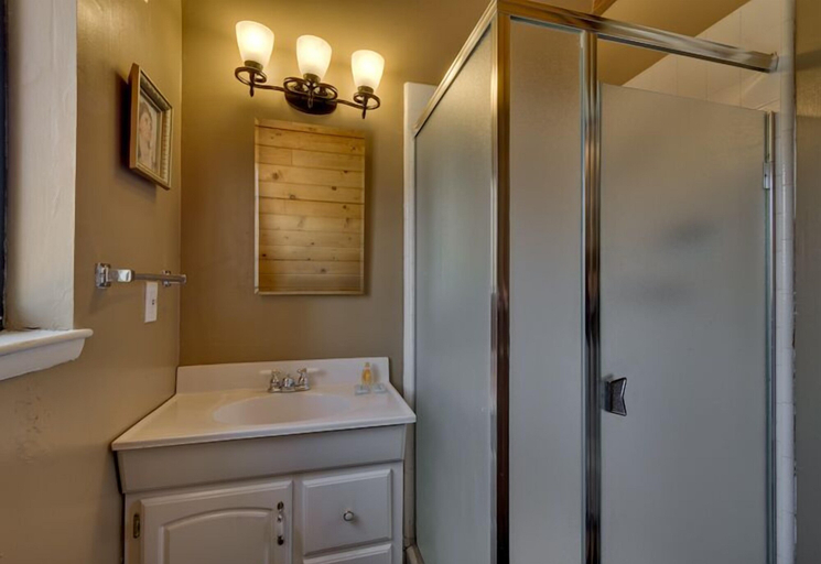 Bathroom 4, 410 Wedeln Court, El Dorado