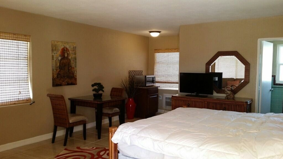 Bedroom 3, Bamboo Beach Club, Pinellas