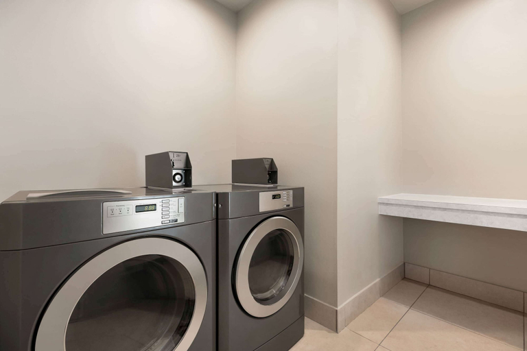 Bathroom 4, La Quinta Inn & Suites by Wyndham Port Arthur, Jefferson