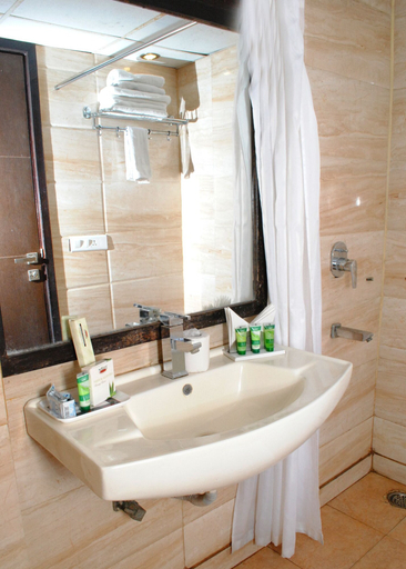 Bathroom, The Gold Inn Paharganj, Delhi