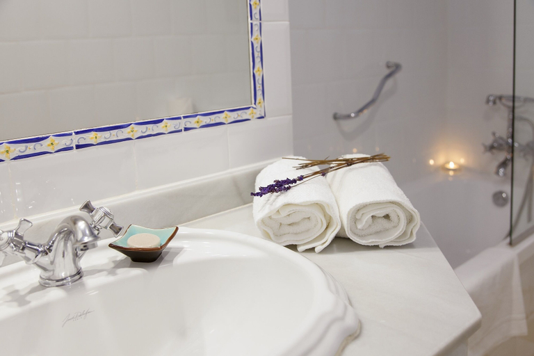 Bathroom 4, Casona de la Paca, Asturias